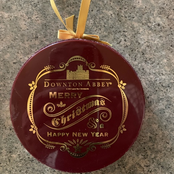 Downton Abbey Christmas ornament - Picture 2 of 3